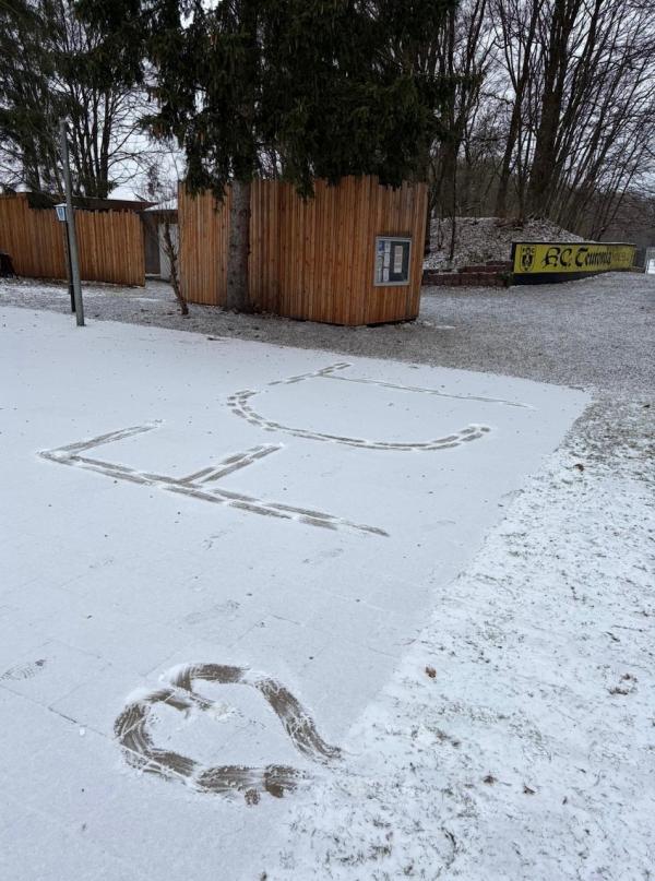 0859486F 3BA3 4218 83F9 6F3D99E3FBAB