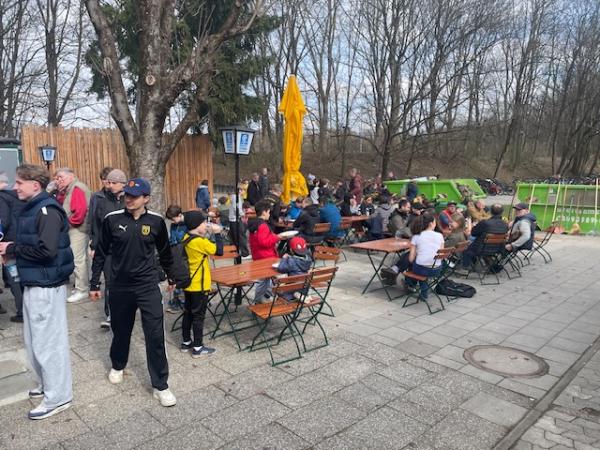 Brotzeit nach der Arbeit